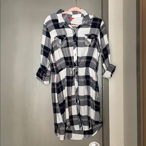 Guess Plaid ¾ sleeve long tunic or dress.